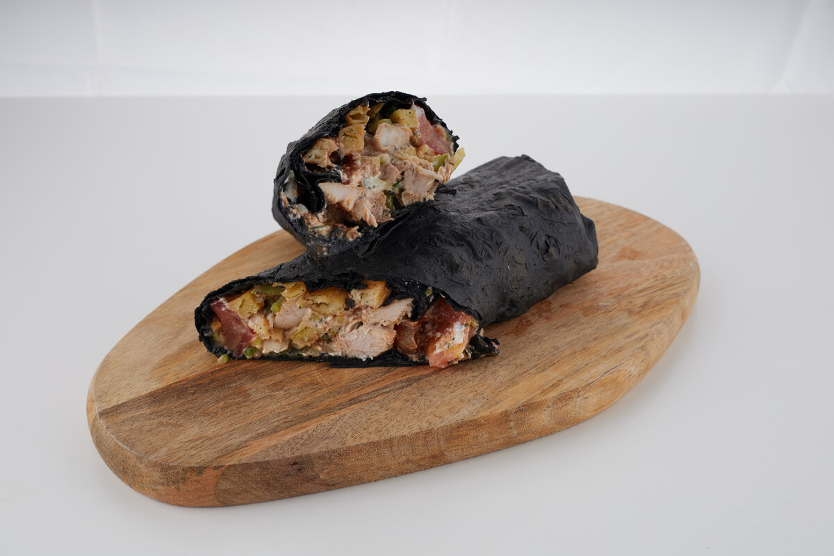 Завернули в черный лаваш!Теперь это шаурма? Или нет?