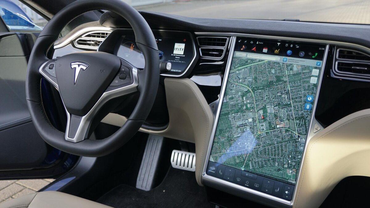 Car UI Tesla