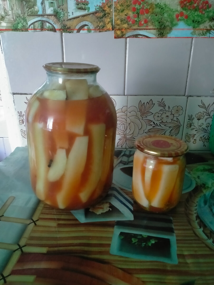 Готовые кабачки в томатном соусе. Фотография автора