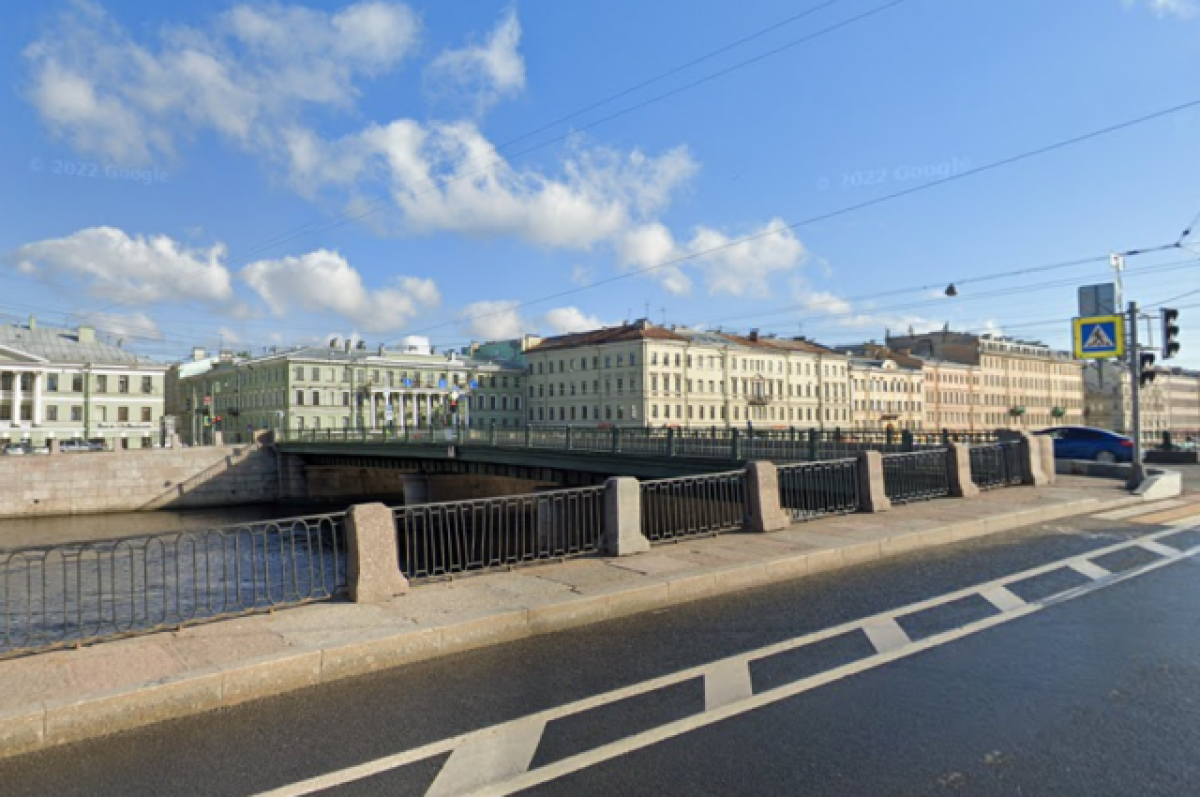 В петербурге планируют. Ограничения в петербурге. Коломенский мост спб. Ты москва я питер. Машина заехала в троллейбус.