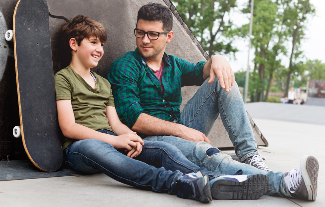  Дети часто равняются на взрослых, которые демонстрируют качества, вызывающие у них восхищение. Воплощая в жизнь такие ценности, как доброта, сочувствие и настойчивость, вы подаете им пример для подражания.