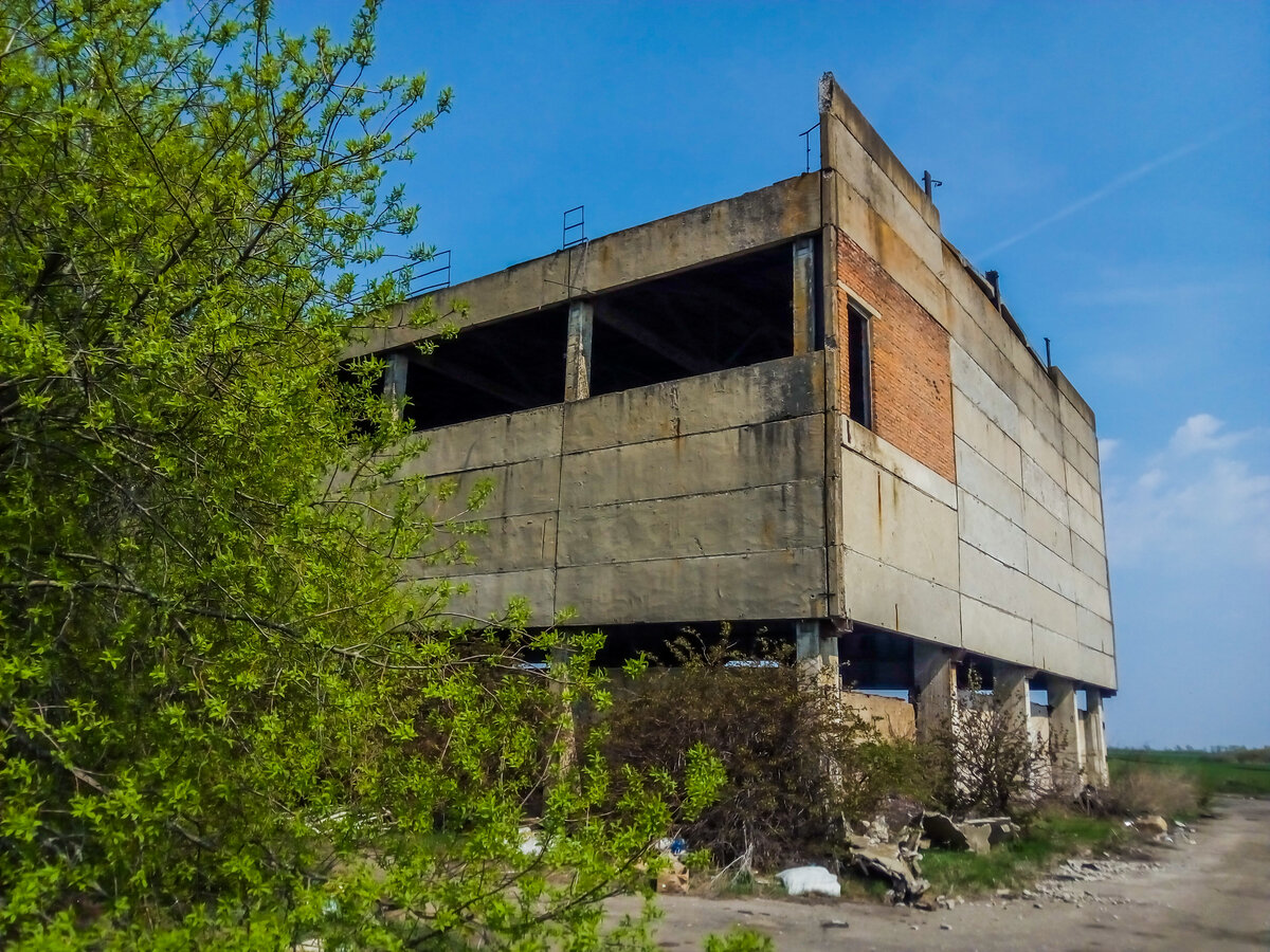 Заброшенный склад удобрений, который превратили в свалку | Прекрасное рядом  | Дзен