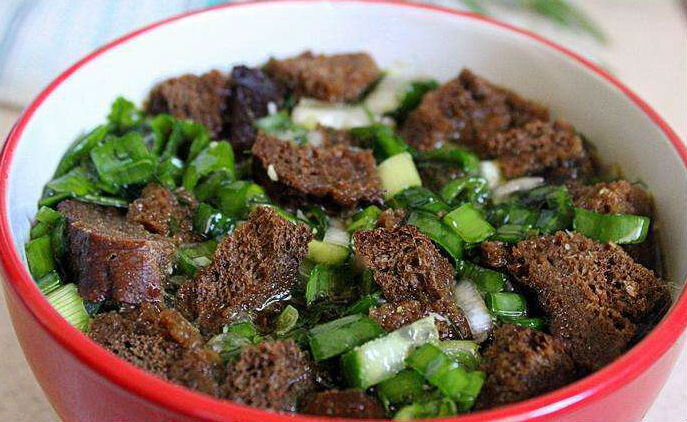 Тюря с квасом и огурцом