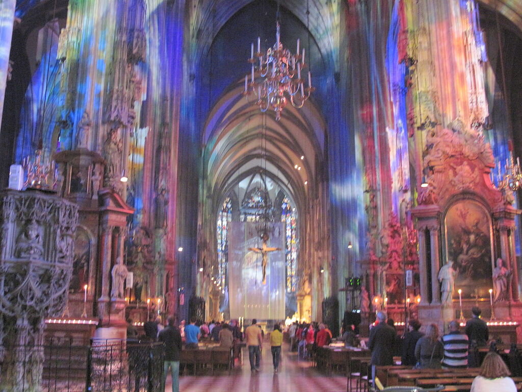 Внутри собора. Фотографии  из открытых источников