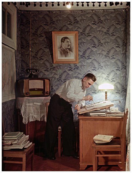 Слесарь завода «Экономайзер» лауреат Сталинской премии Иван Петрович Карташев
Семен Фридлянд, 1953 год, г. Ленинград, МАММ/МДФ.