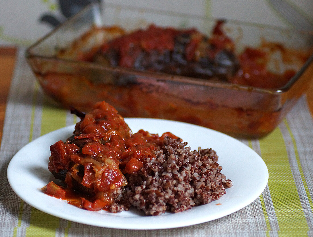 Баклажаны с фаршем под томатным соусом с рисом "Рубин"