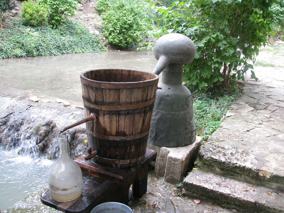 Глина и вода... лучшие друзья китайской водки.