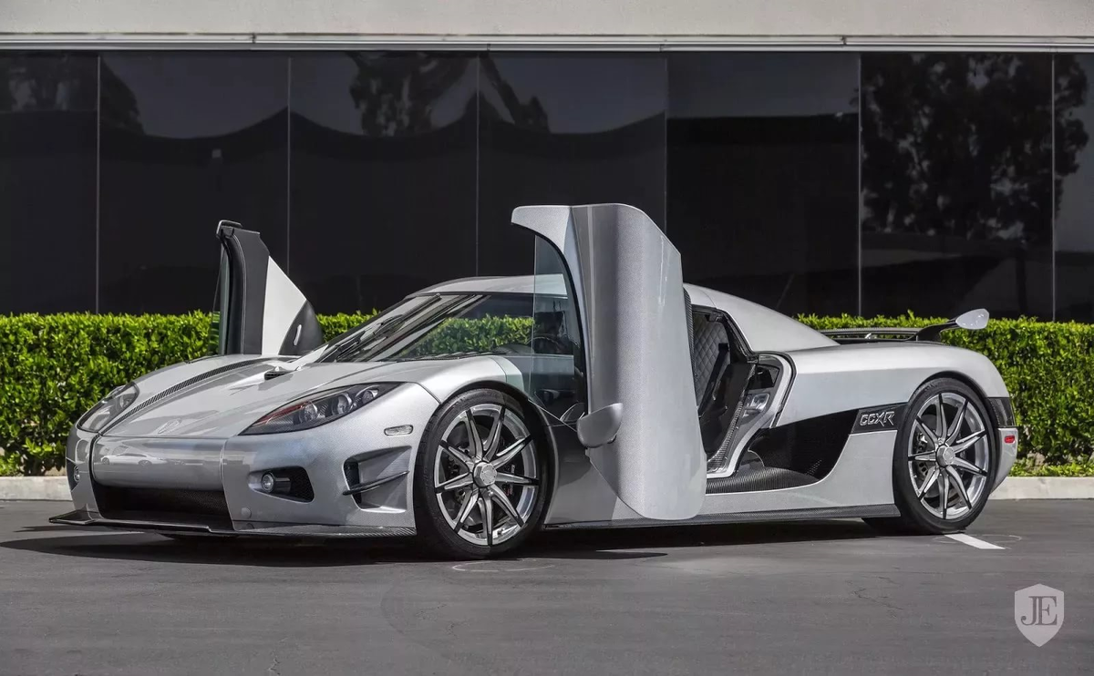 Самые дорогие машины в мире 2024 цены. Koenigsegg CCXR Trevita. 2009 Koenigsegg CCXR Trevita. Koenigsegg CCXR Тревита. Koenigsegg CCXR Trevita 2020.