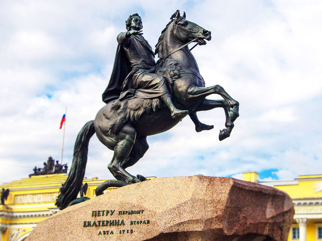 Монумент петру первому