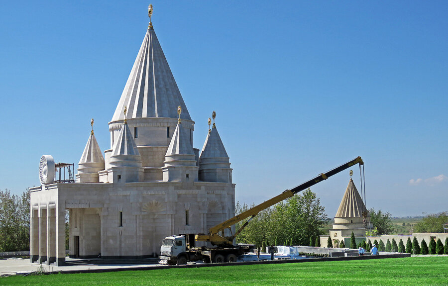 Езидский храм в армении фото