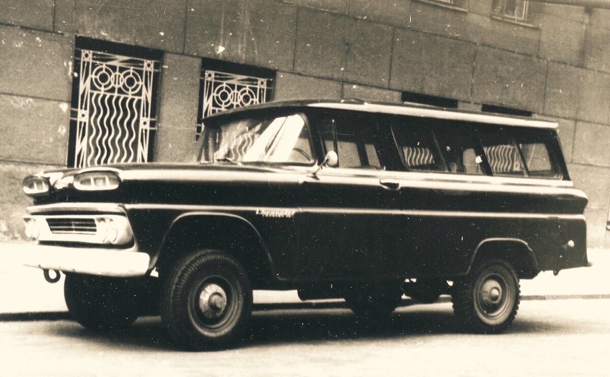 Chevrolet Suburban Carryall 1960 года выпуска 
