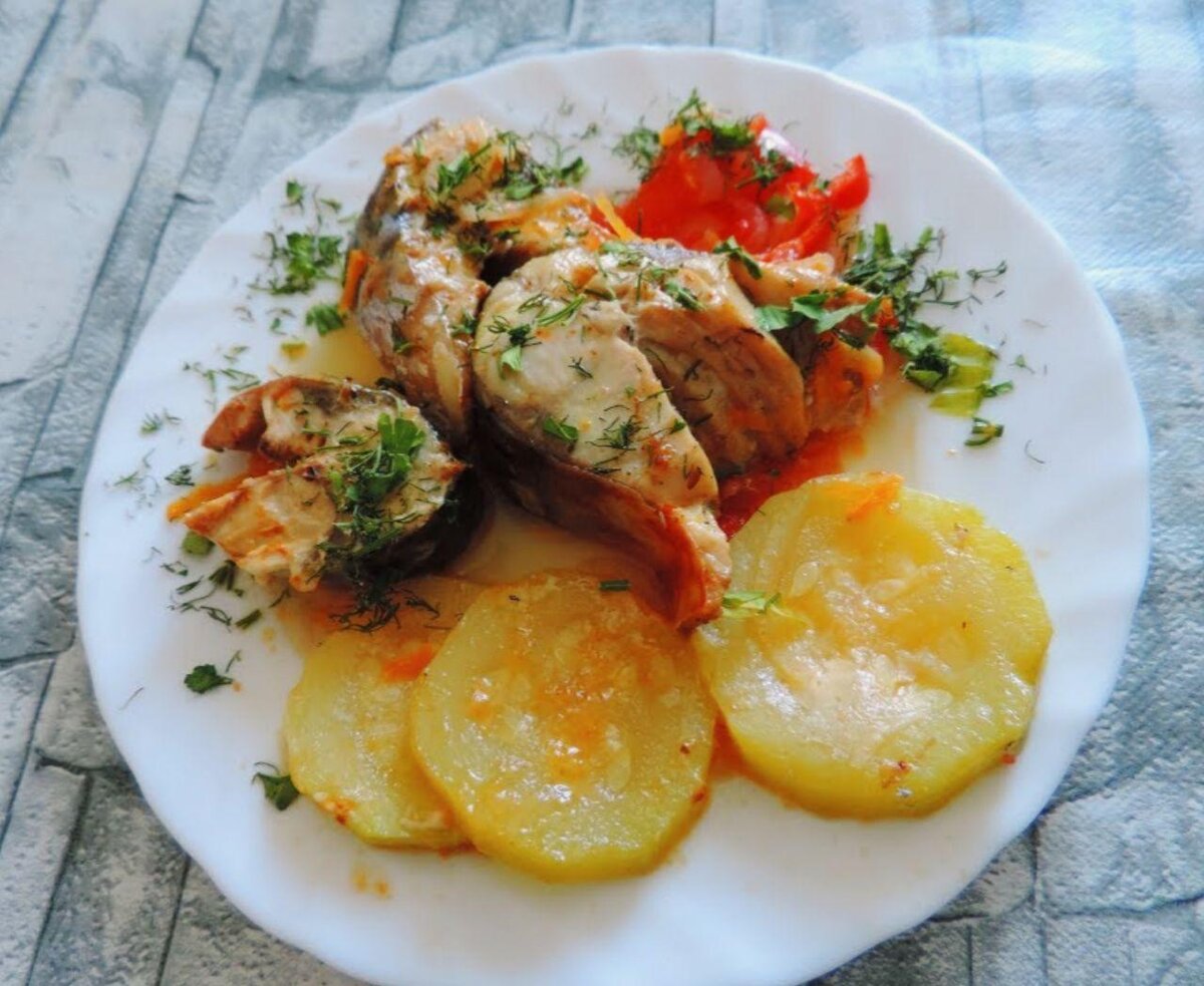 Скумбрия тушеная