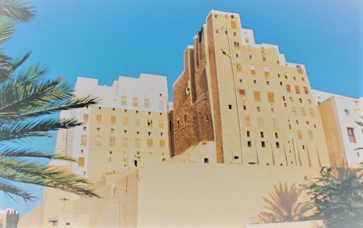 Если не знать, то можно принять за замок из песка, снятый с определенного ракурса