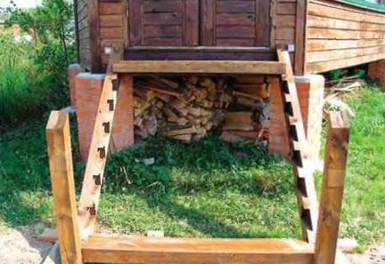 Заходная лестница в беседку. Тетивы без ступеней
