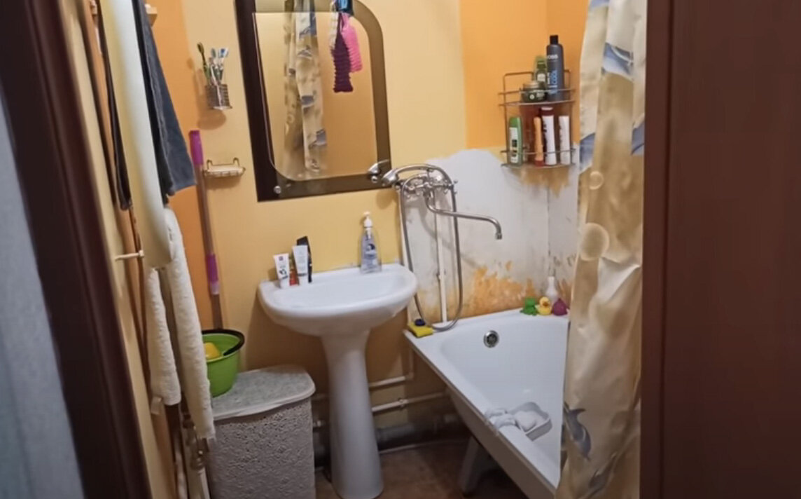 Девушка своими руками сделала ремонт ванной комнаты всего за 3 тыс. рублей!  | Professional Ремонт | Дзен