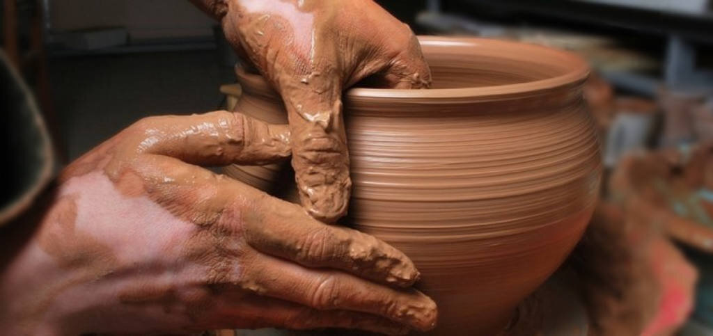 Притча о счастье человека. Притча про глину. Притча о счастье. Сокровище в глиняных сосудах. Лепка человека из глины.