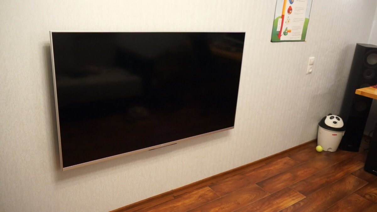 Как правильно смотреть телевизор в маленьком помещении, чтобы не лишиться глаз