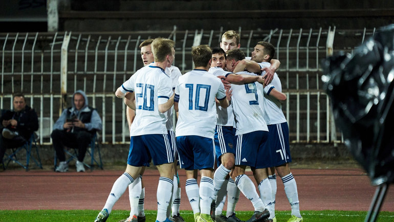 Разобрались с соперником без лишней нервотрепки💪