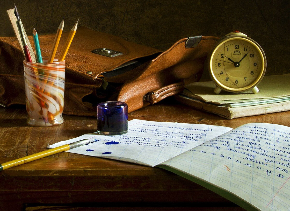 К сожалению, в школе нам не объясняли, что самостоятельное написание текстов - мощный инструмент развития личной эффективности и мышления. Изображение Лариса Мозговая с сайта Pixabay