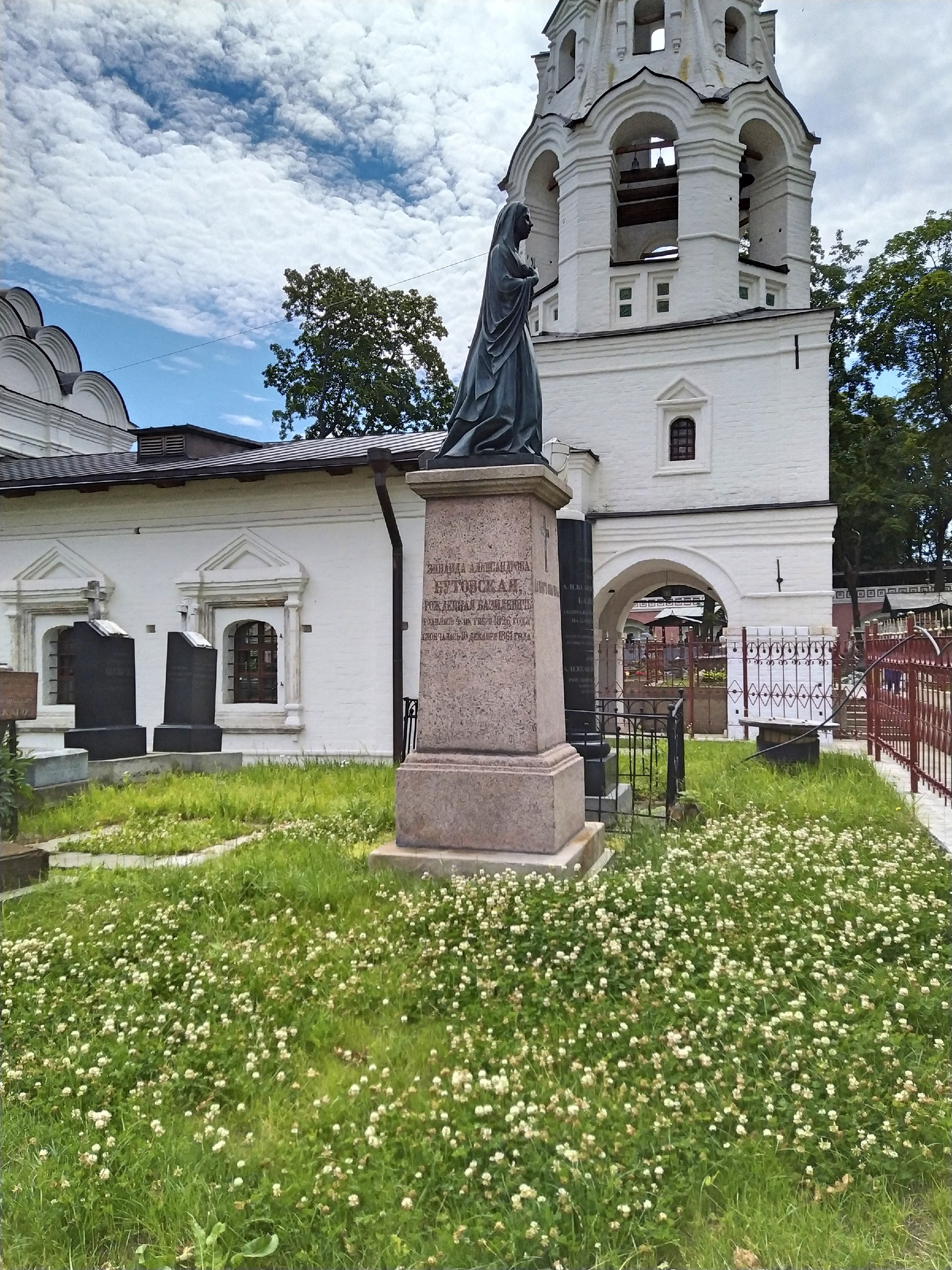 Самые трогательные и красивые памятники Московских некрополей. Продолжение.4
