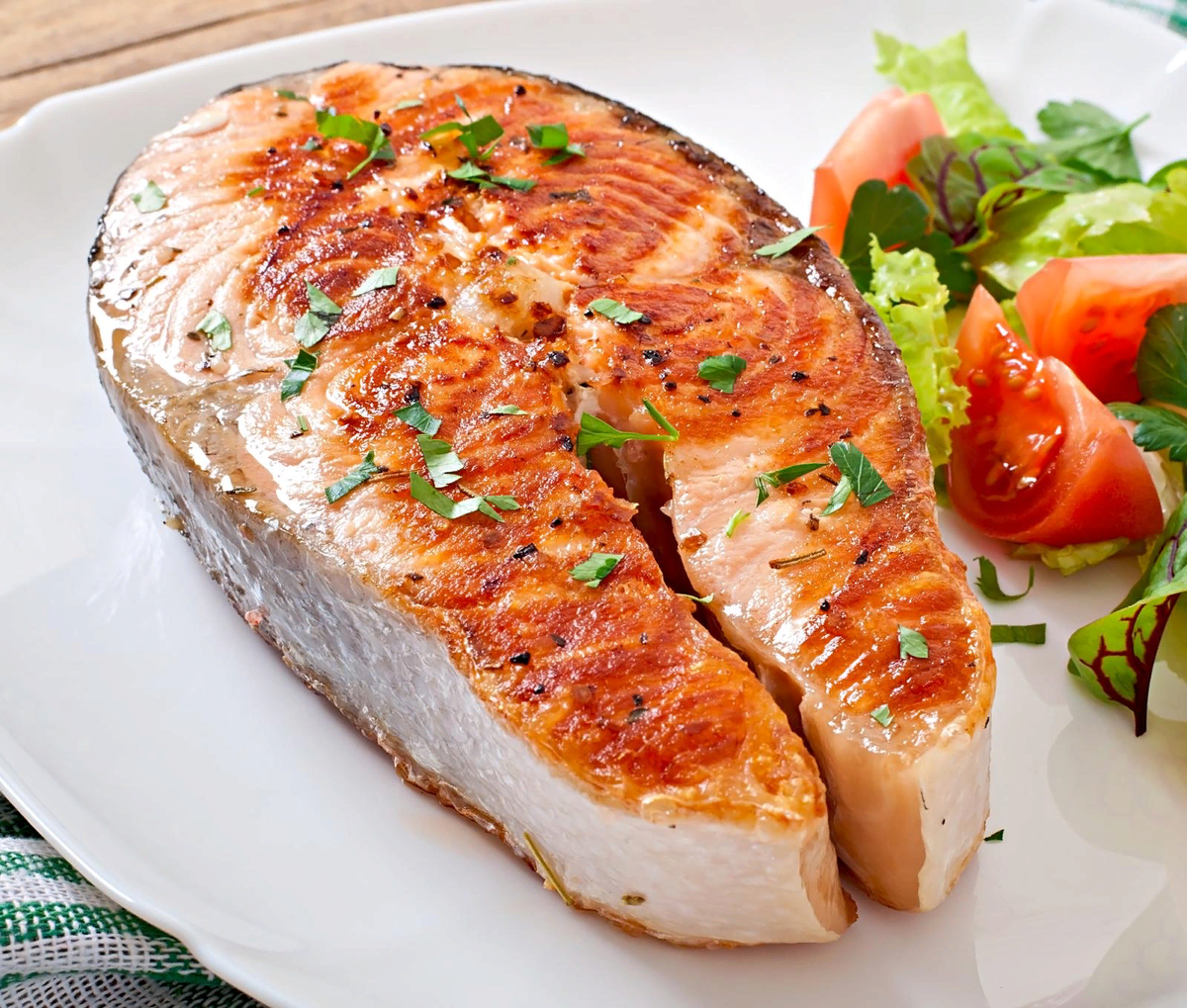 Стейк лосося в духовке: вкусная и полезная запеченная рыба на ужин - На Кухне