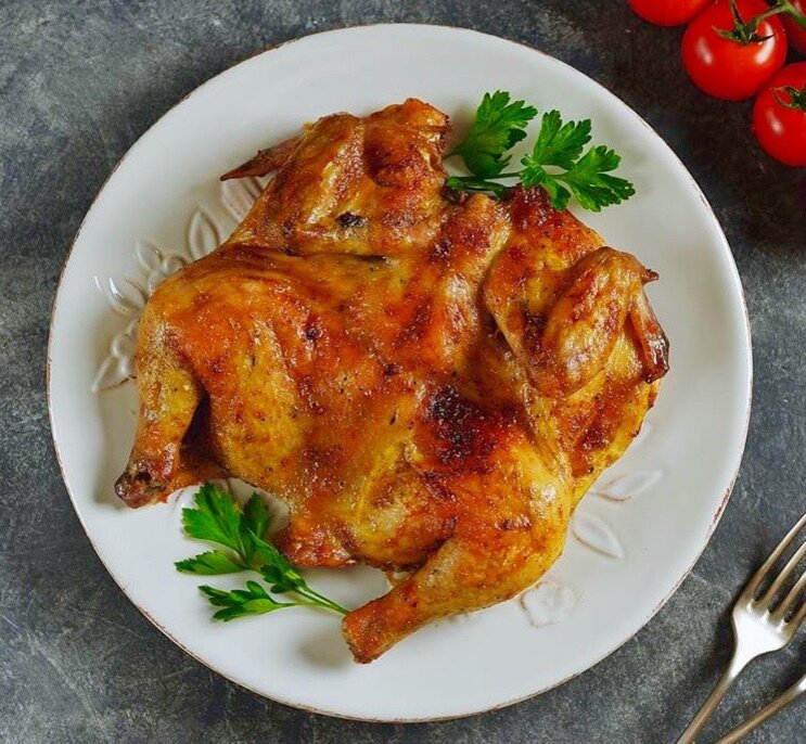 Сколько готовить цыпленка в духовке. Цыпленок в духовке. Форма для запекания курицы. Сеть курица. Темп, для запекания курицы в духовке.