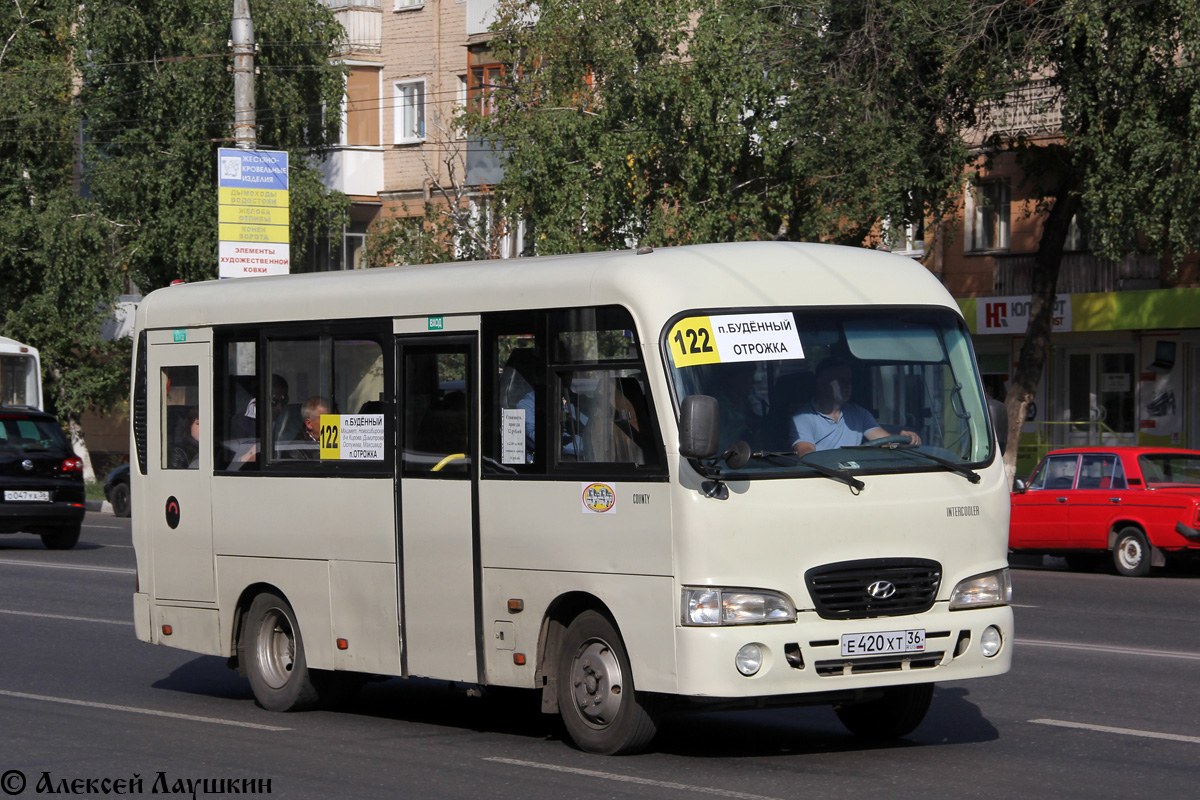 Маршрутка 122. Маршрут 122 Воронеж. Маршрут 122 автобуса Воронеж. Автобус ПАЗ Астрахань фотобас. Hyundai County маршрут 11