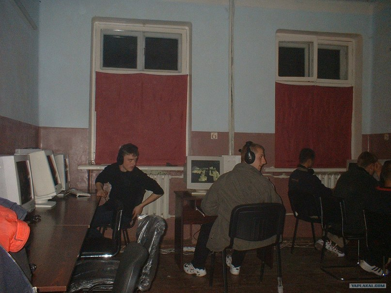 Компы того времени, с яндекс фоток.