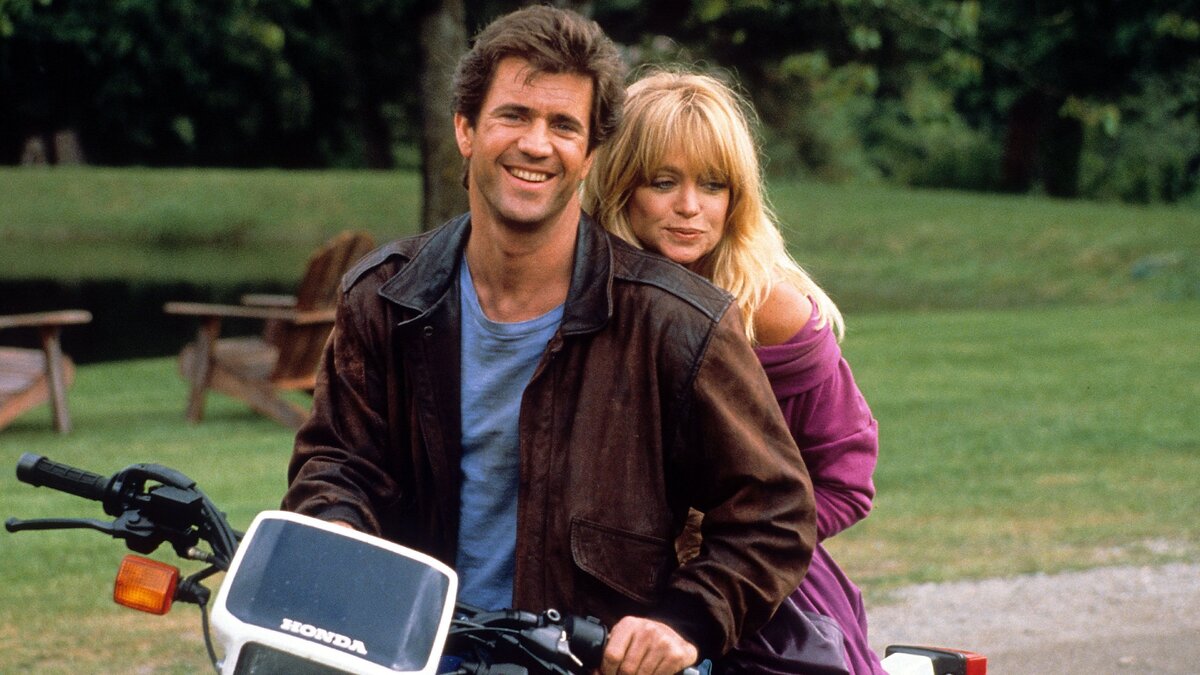 Кадр из фильма "Птичка на проводе". Режиссёр – Джон Бэдэм