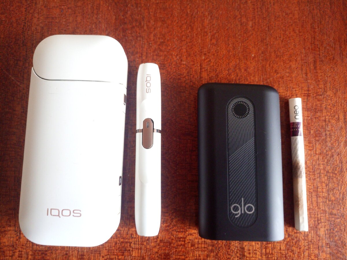 Сравнение айкоса. Айкос Glo. Электронные сигареты Glo и IQOS что. Стики для Glo и IQOS. Айкос 3 гло.