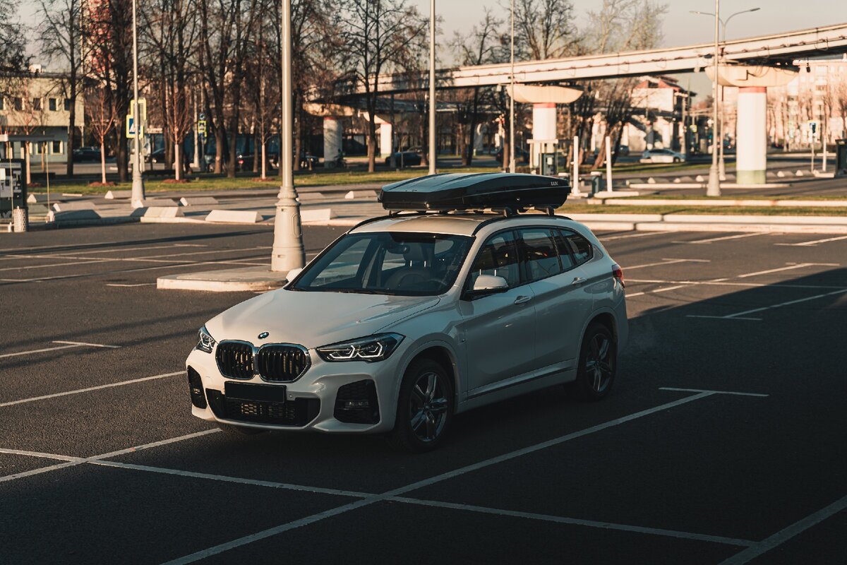 BMW X1 с багажным боксом LUX MAJOR