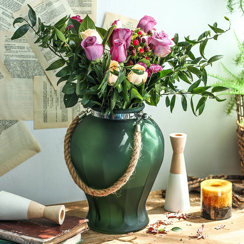 Ваза из непрозрачного стекла (использовано фото www.aliexpress.ru)