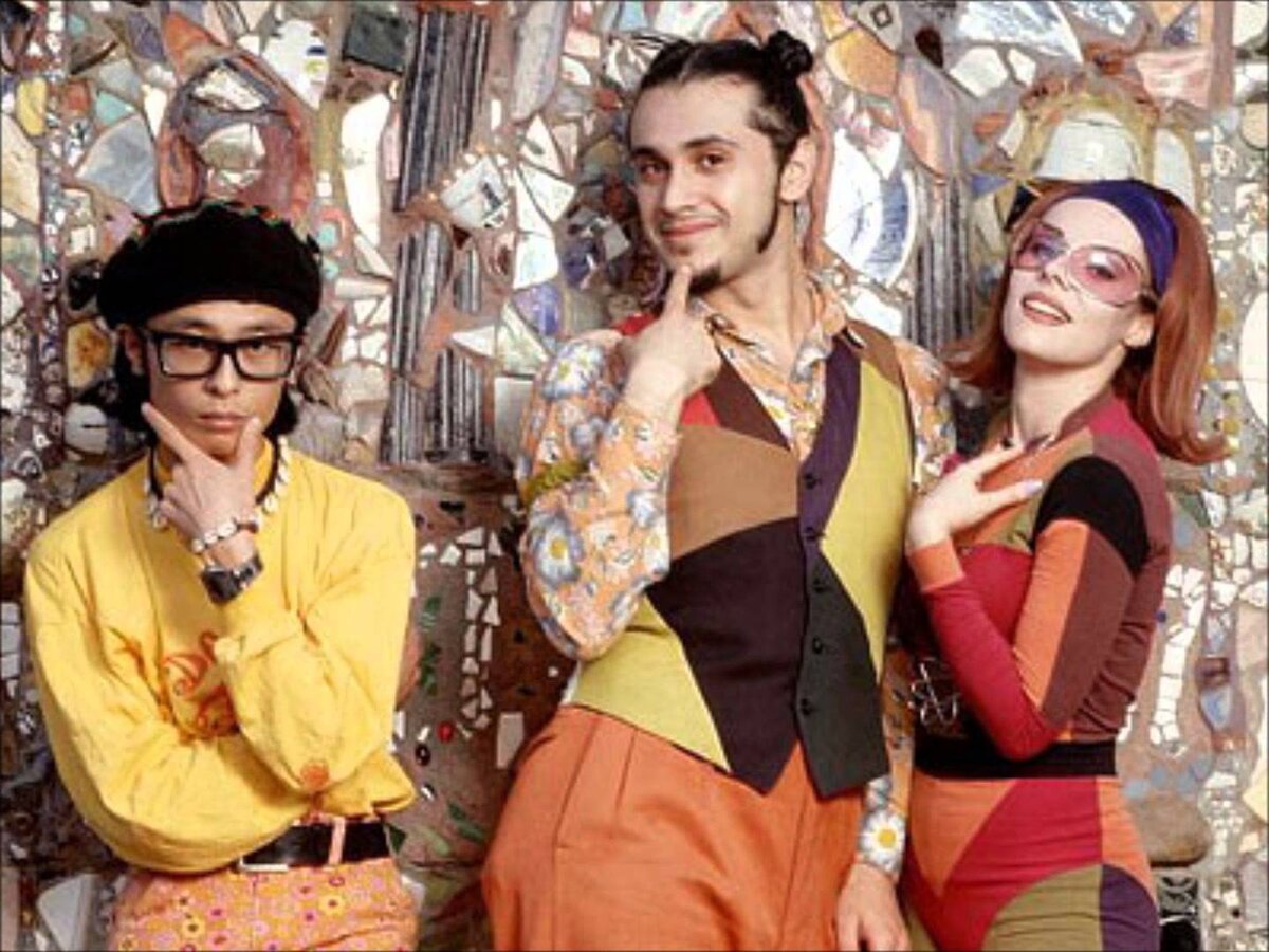 фото: https://mylifeinmusiclists.ca/2017/07/07/best-tunes-of-1990-19-deee-lite-groove-is-in-the-heart/