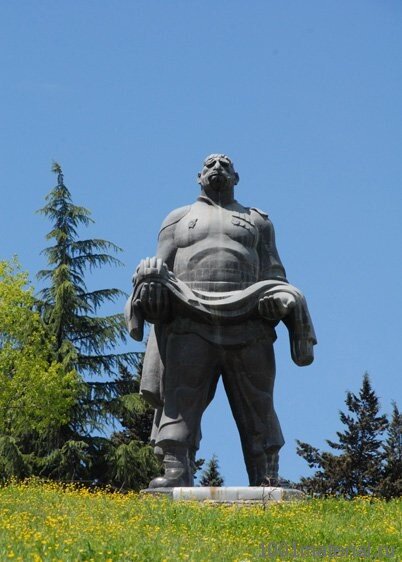 Памятник "Отцу солдата" в Кахети