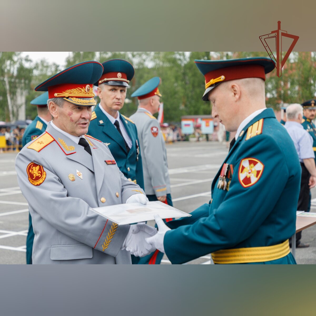 В Санкт-Петербурге вручили дипломы выпускникам Военной академии  материально-технического обеспечения Минобороны | Росгвардия | Дзен