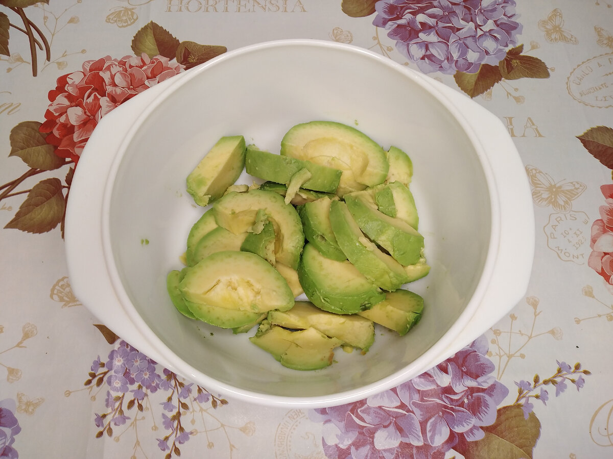 Тосты с авокадо – три любимых рецепта