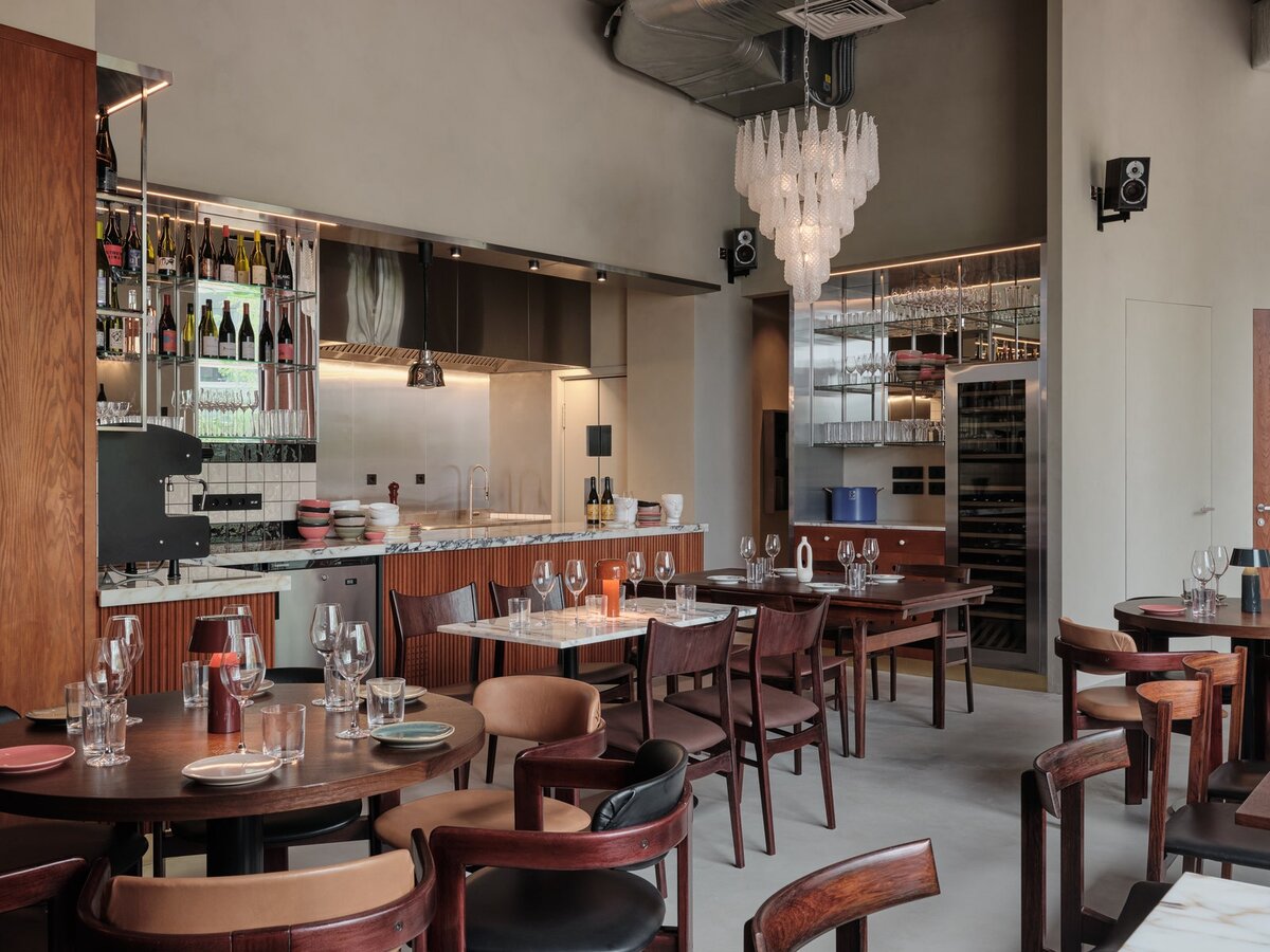 Ресторан саро санкт петербург. Saro ресторан санкт-петербург. April verdant ташкент. Красивые рестораны на петроградке. Саро ресторан.