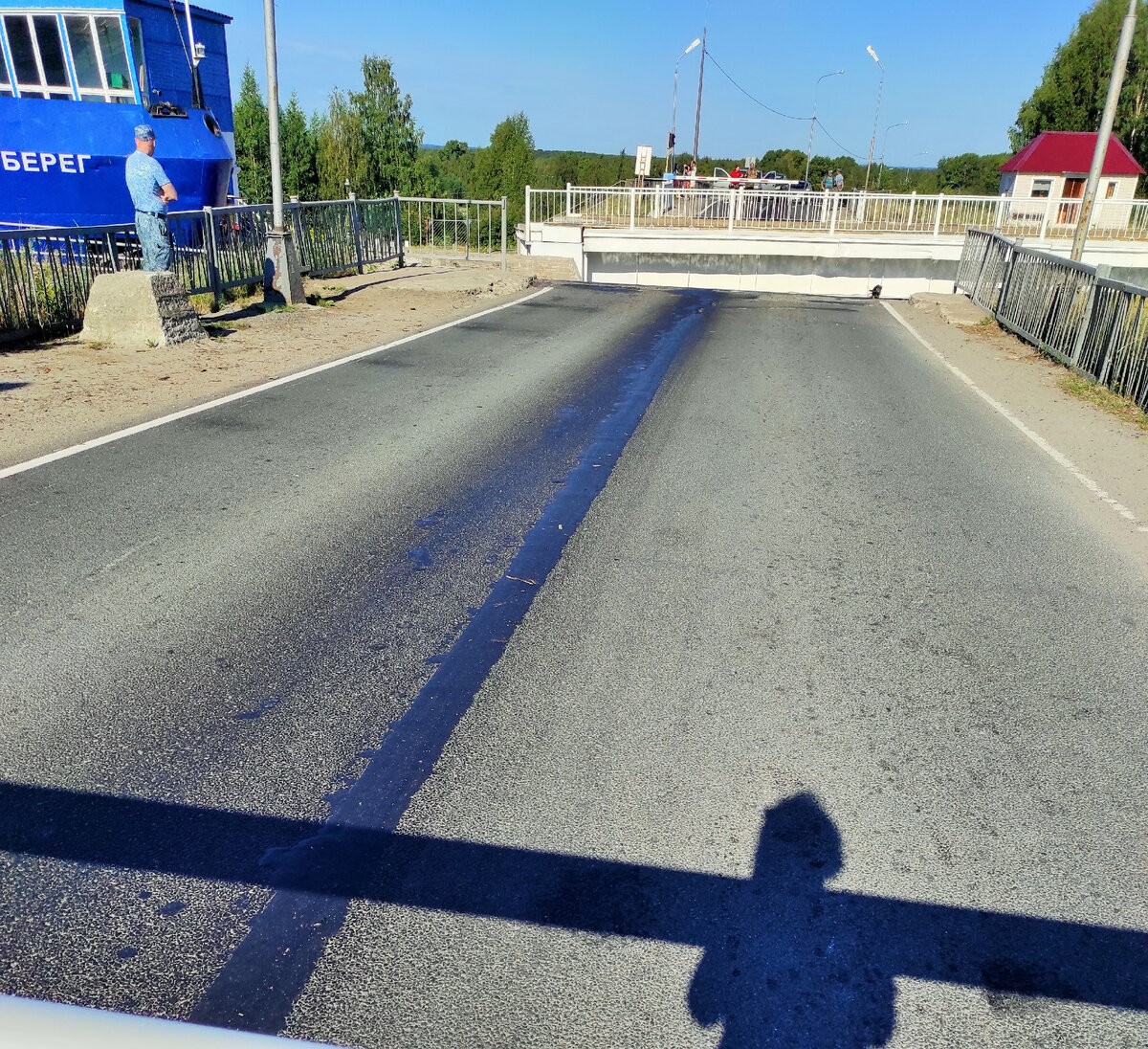 Шлюз №2, теплоход "Летний берег"