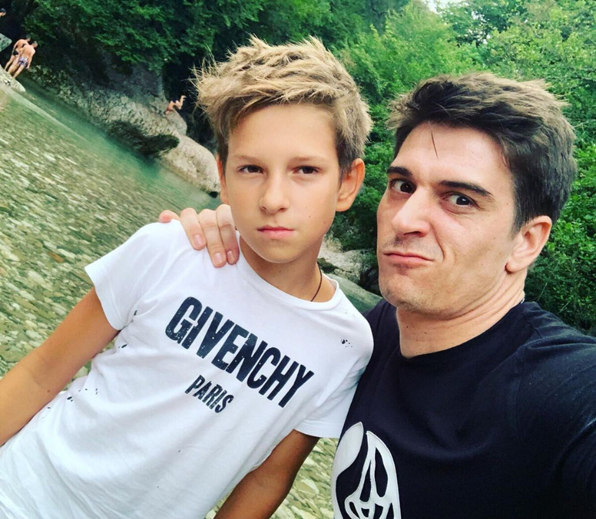 Актер с сыном. Источник фото сервисы Яндекс