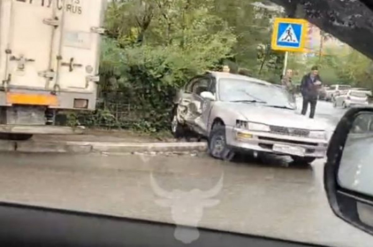    Пьяный водитель Toyota столкнулся с микрогрузовиком в Чите