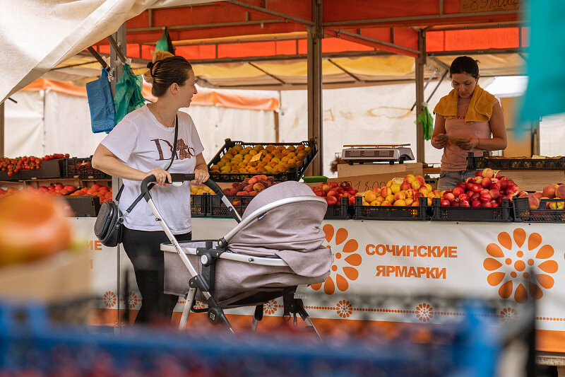 На муниципальной сельскохозяйственной ярмарке на улице Лесной по поручению главы Сочи обновят торговые павильоны