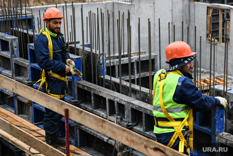    В Екатеринбурге в сентябре 2023 года количество вакансий в сфере строительства увеличилось в 1,8 раза