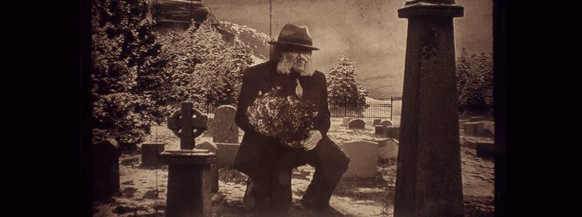 Один Финч задумывает сбежать от проклятия.