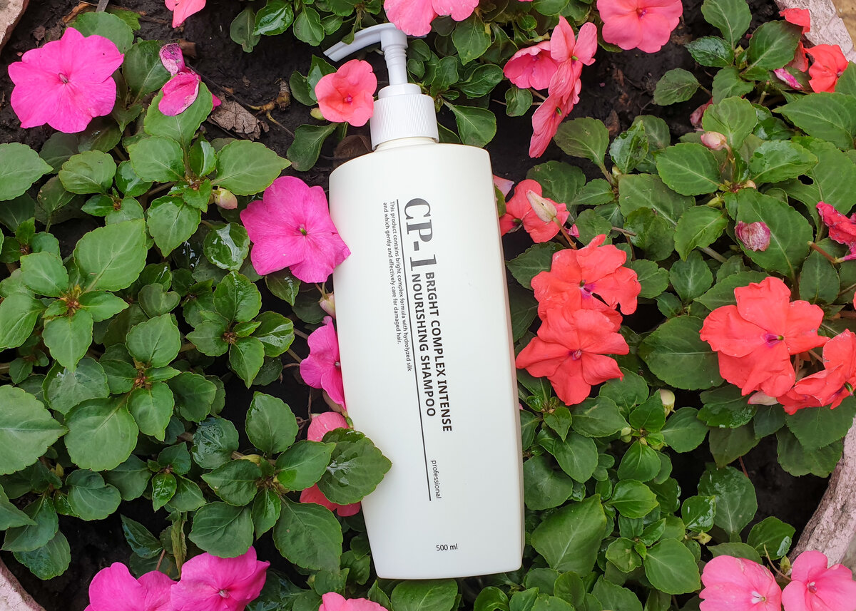 Отмечу его большой объем — целых 500 мл, хватит надолго. 