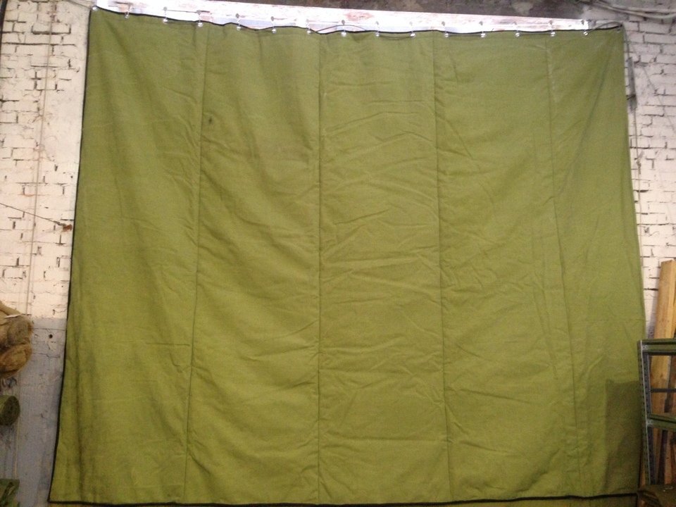 Брезентовая штора с люверсами