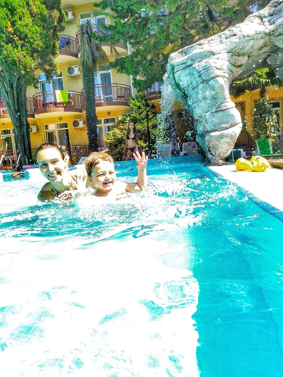 Детская зона в бассейне