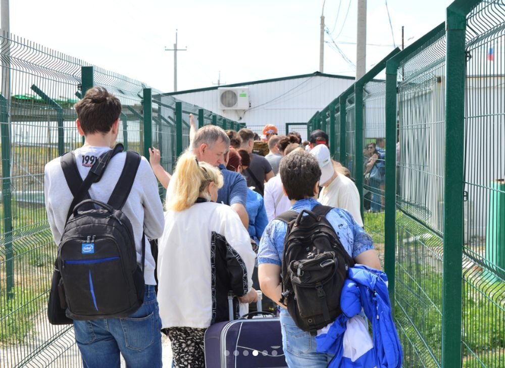 Пропускной пункт на российско-украинской границе. Север Крыма. Фото: : c-inform.info.