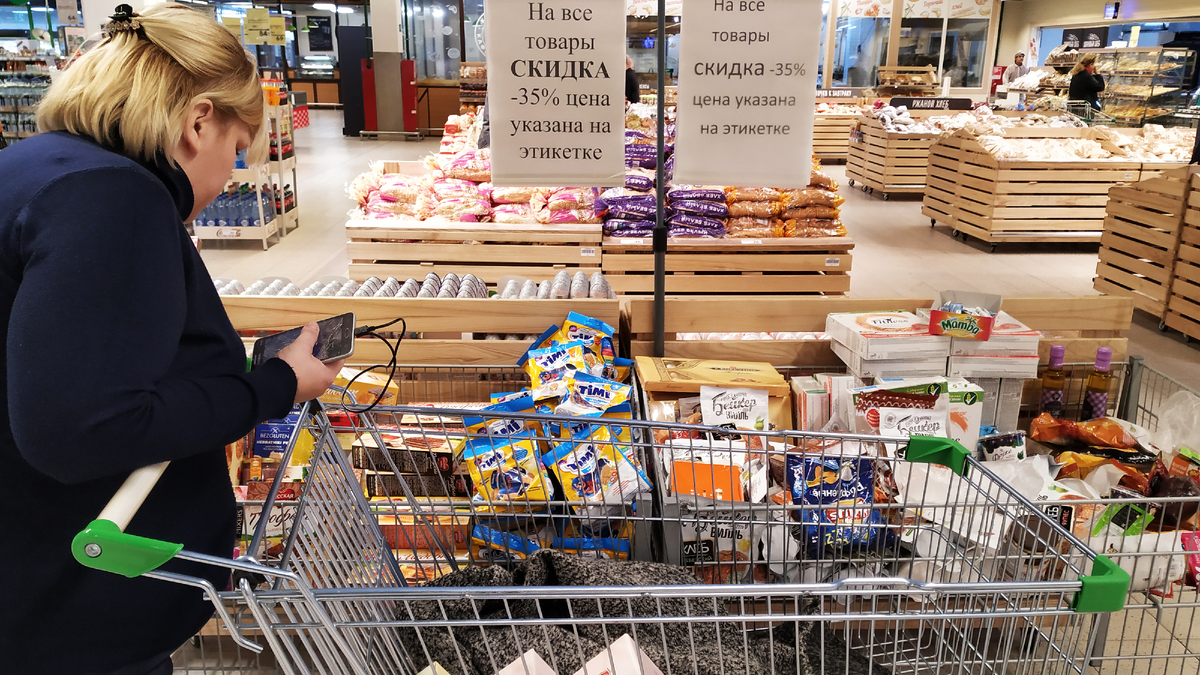 фирменные вещи на садоводе. много бисера. товары в магазине. куда продавать товары. вкусняшки в магазине.