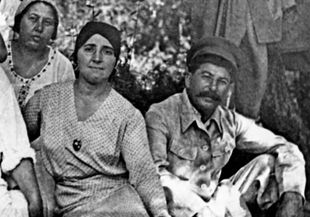 жена Сталина, Надежда Аллилуева , жизнь Сталина