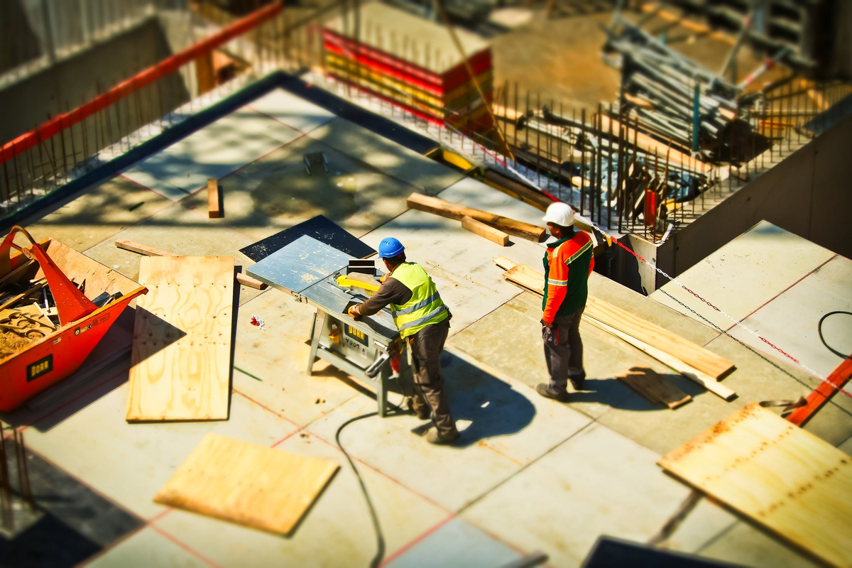 pexels.com/photo/2-man-on-construction-site-during-daytime-159306/